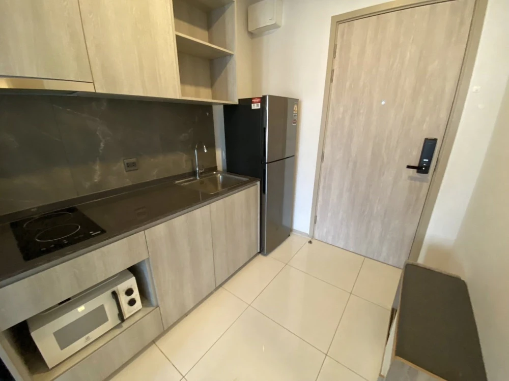 For rent: The Tree Pattanakarn - Ekkamai, 26th floor. High floor, airy, good ventilation, unblocked view. The room is in good condition, clean, and re