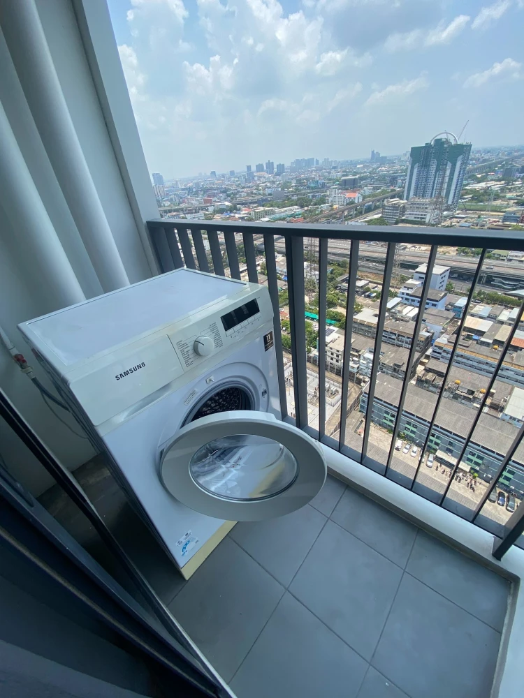 For rent: The Tree Pattanakarn - Ekkamai, 26th floor. High floor, airy, good ventilation, unblocked view. The room is in good condition, clean, and re