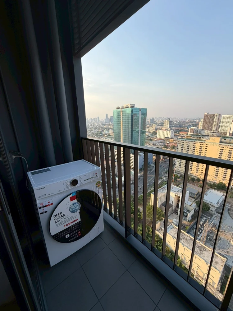 For rent: The Tree Pattanakarn - Ekkamai, North-facing (not hot), 26th floor, beautiful view, lovely layout, perfect proportions. Highly recommended!