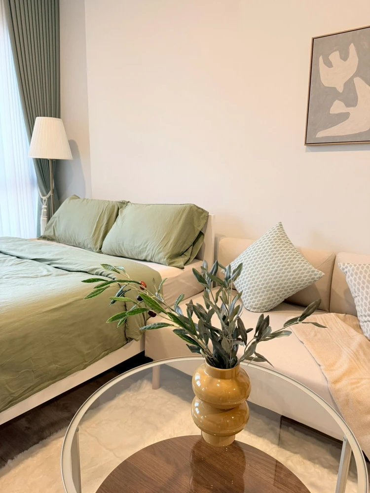 For rent: The Tree Pattanakarn - Ekkamai, North-facing (not hot), 26th floor, beautiful view, lovely layout, perfect proportions. Highly recommended!
