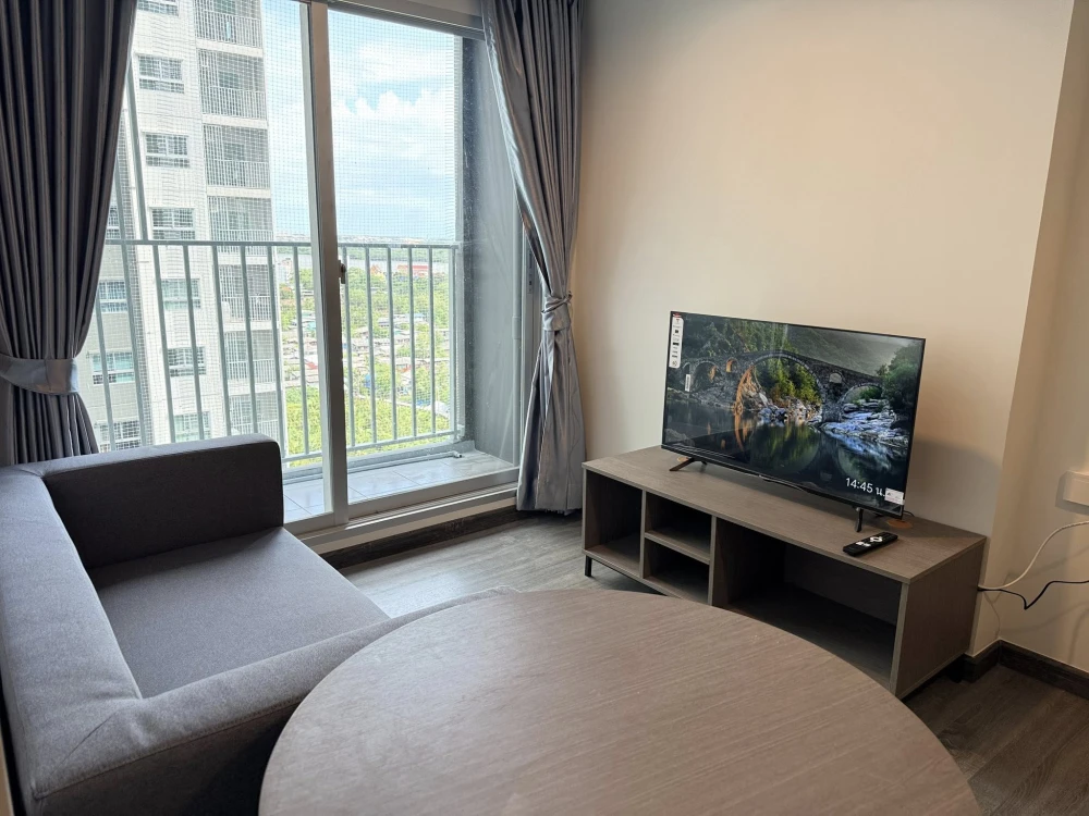 For rent: The Trust @ BTS Erawan, 1 bedroom, 1 bathroom, fully furnished, beautiful view, cool room. Book now!