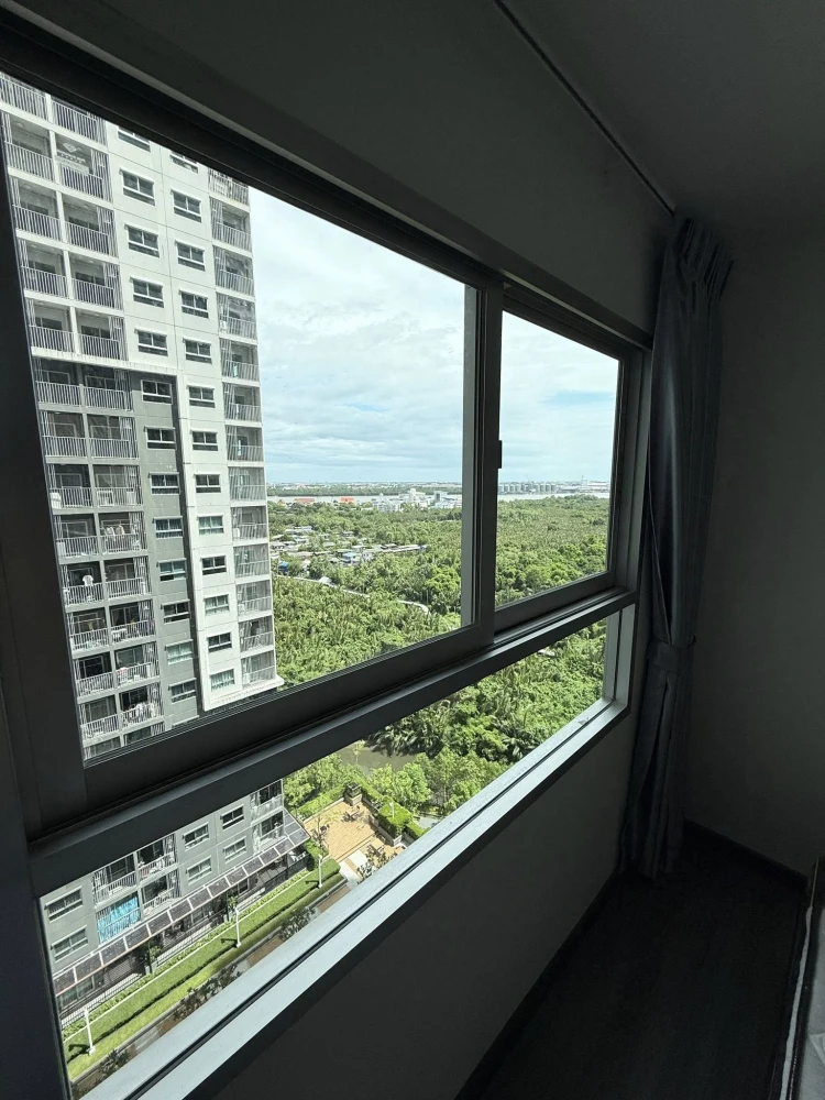 For rent: The Trust @ BTS Erawan, 1 bedroom, 1 bathroom, fully furnished, beautiful view, cool room. Book now!