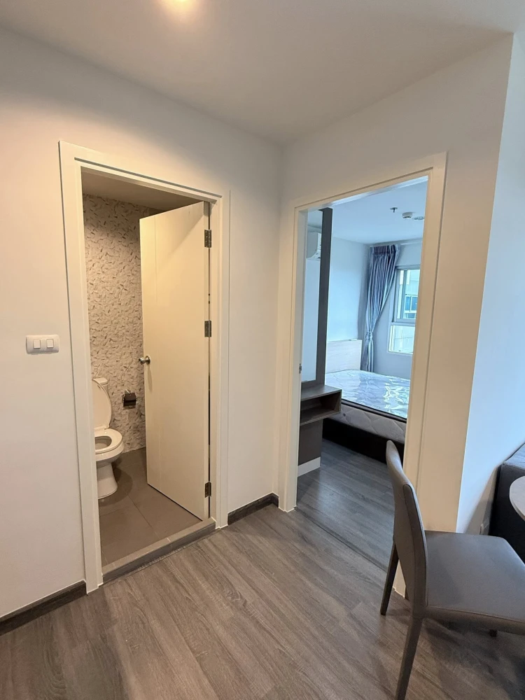 For rent: The Trust @ BTS Erawan, 1 bedroom, 1 bathroom, fully furnished, beautiful view, cool room. Book now!