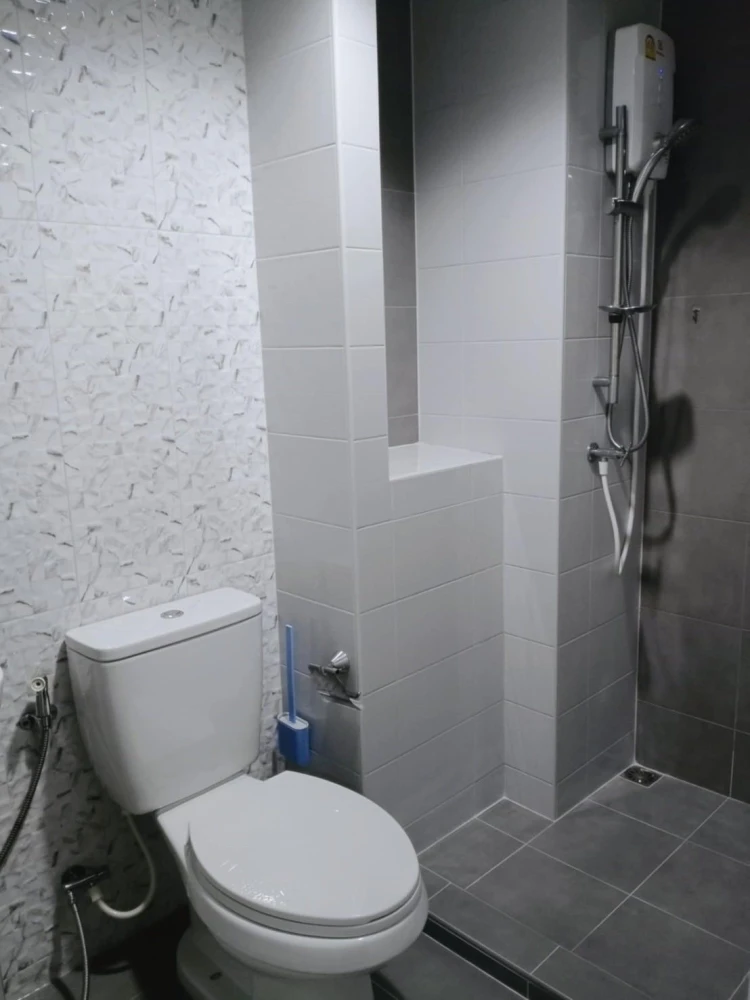 For rent: The Trust @ BTS Erawan, 21st floor, river view, fully furnished, nice to live in, reserve now, hurry!