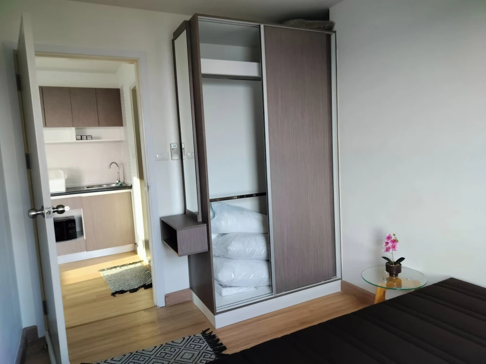 For rent: The Trust @ BTS Erawan, 23rd floor, corner room, river view on 2 sides, book now, don't miss out, urgent!