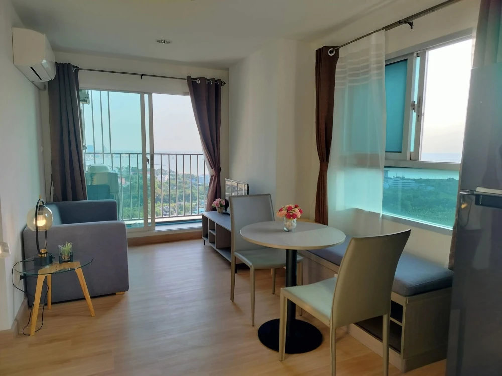 For rent: The Trust @ BTS Erawan, 23rd floor, corner room, river view on 2 sides, book now, don't miss out, urgent!