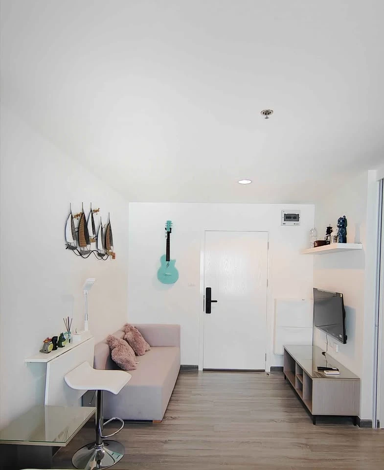 For rent: The Trust @ BTS Erawan, high floor, fully furnished, affordable price, reserve now!
