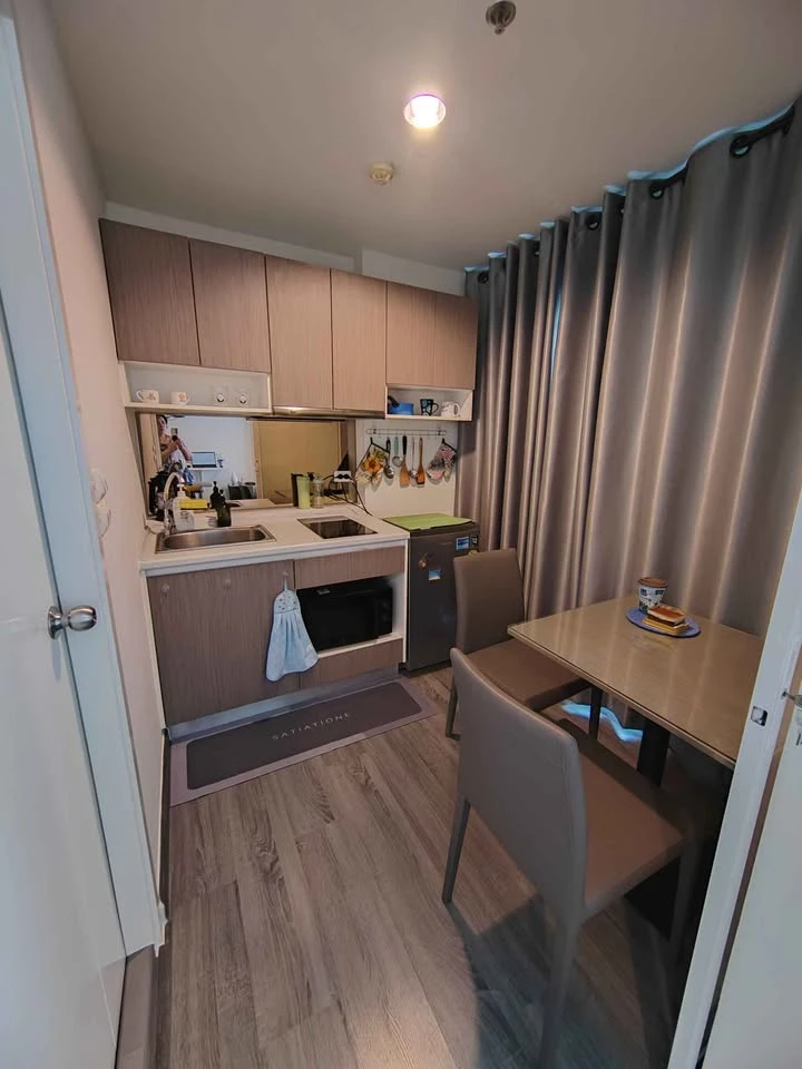 For rent: The Trust @ BTS Erawan, high floor, fully furnished, affordable price, reserve now!