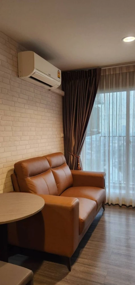 For rent: The Trust @ BTS Erawan, high floor unit, fully furnished, affordable price. Book now!