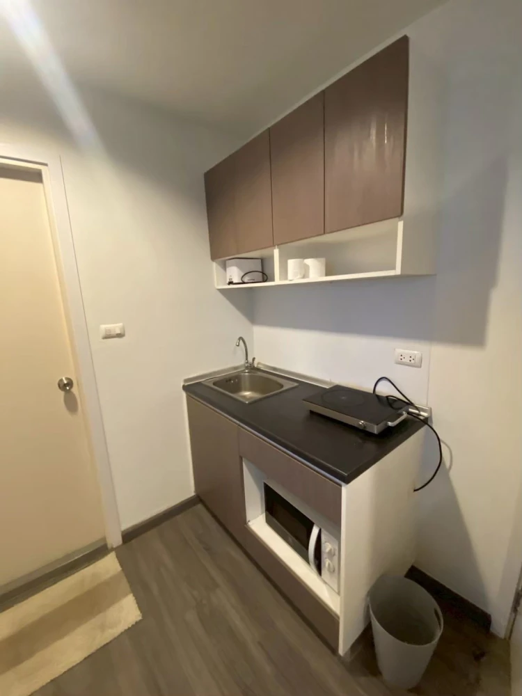 For rent: The Trust @ BTS Erawan. Nice unit on the 14th floor, fully furnished, with beautiful river view. Book now!
