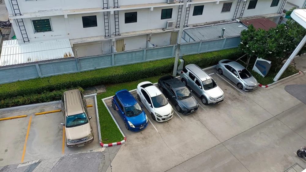 ให้เช่า The Trust Condo Amata - Chonburi ห้องสตูดิโอ เฟอร์นอเจอร์ครบครัน หิ้วกระเป๋าเข้าอยู่ได้เลย