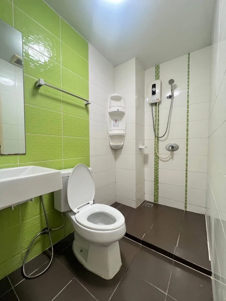 For rent: The Trust Condo Central Pattaya, 4th floor, outside view, fully furnished, reserve now, don't miss out!