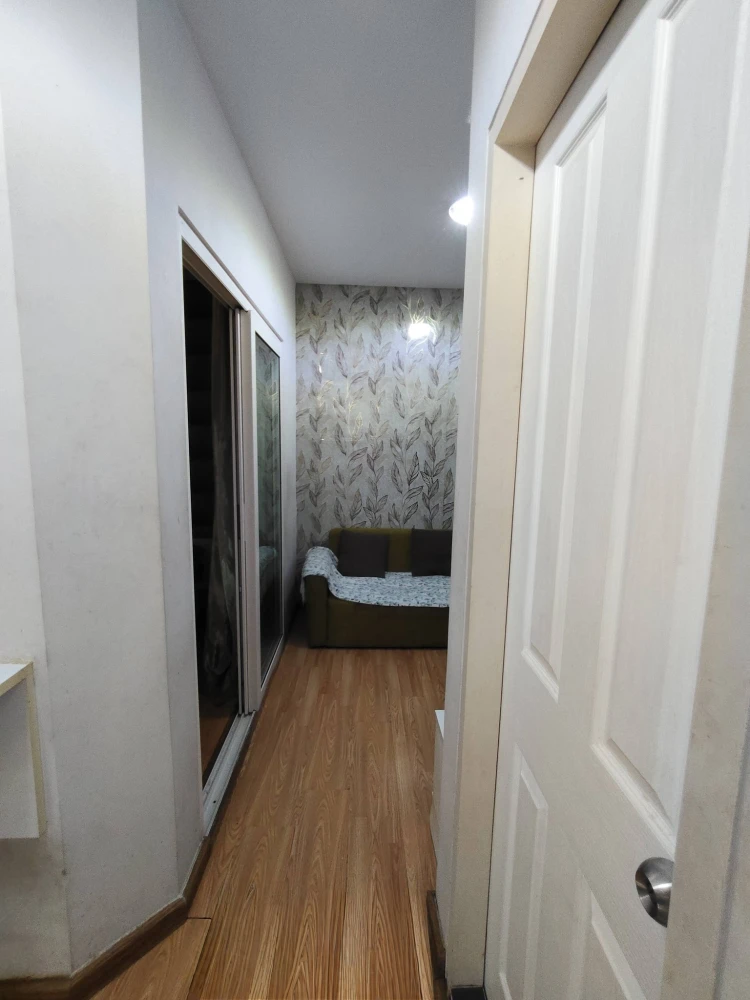 For rent: The Trust Condo Central Pattaya, 7th floor unit. High-quality wallpaper and full amenities. Book now!