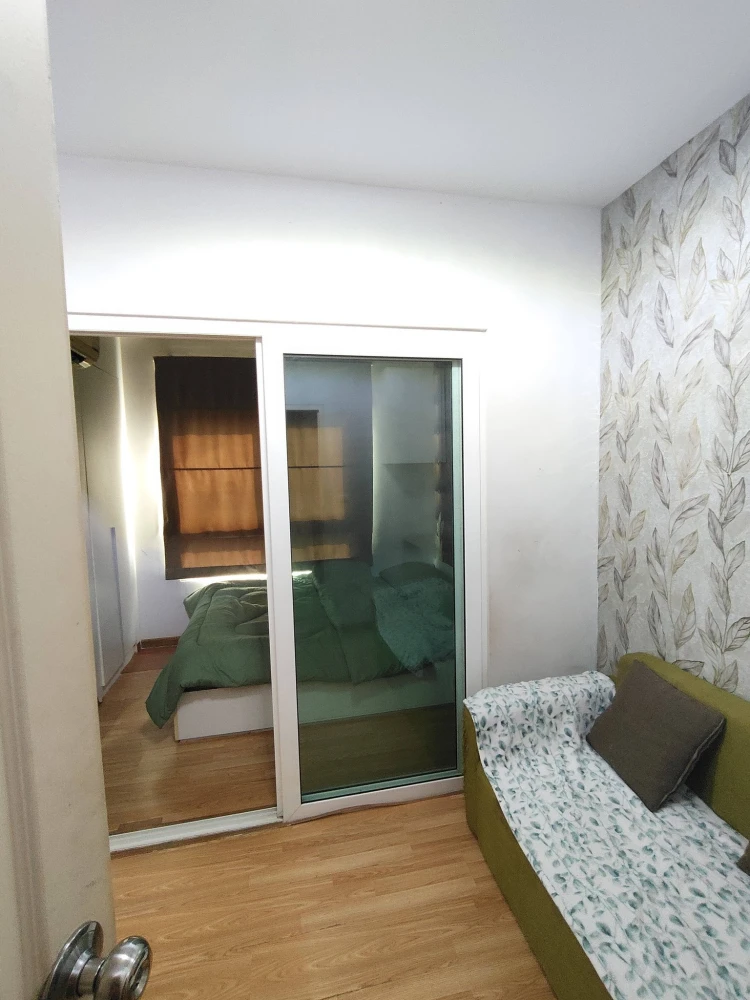 For rent: The Trust Condo Central Pattaya, 7th floor unit. High-quality wallpaper and full amenities. Book now!
