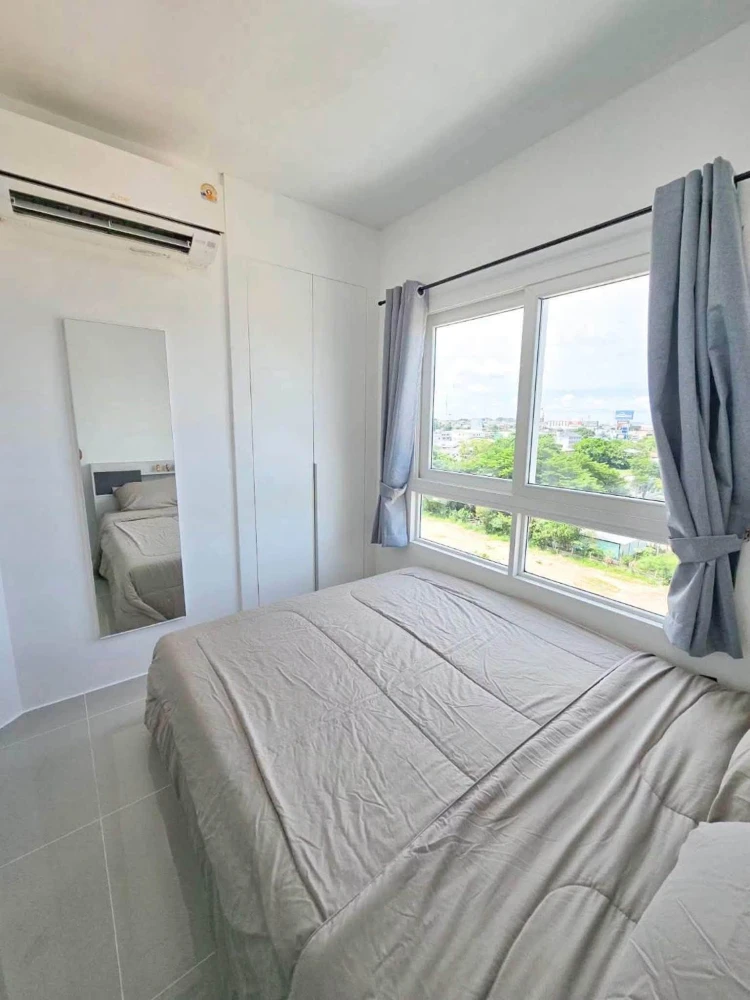 For rent: The Trust Condo Central Pattaya, 8th floor unit, fully furnished. Just bring your suitcase and move in!