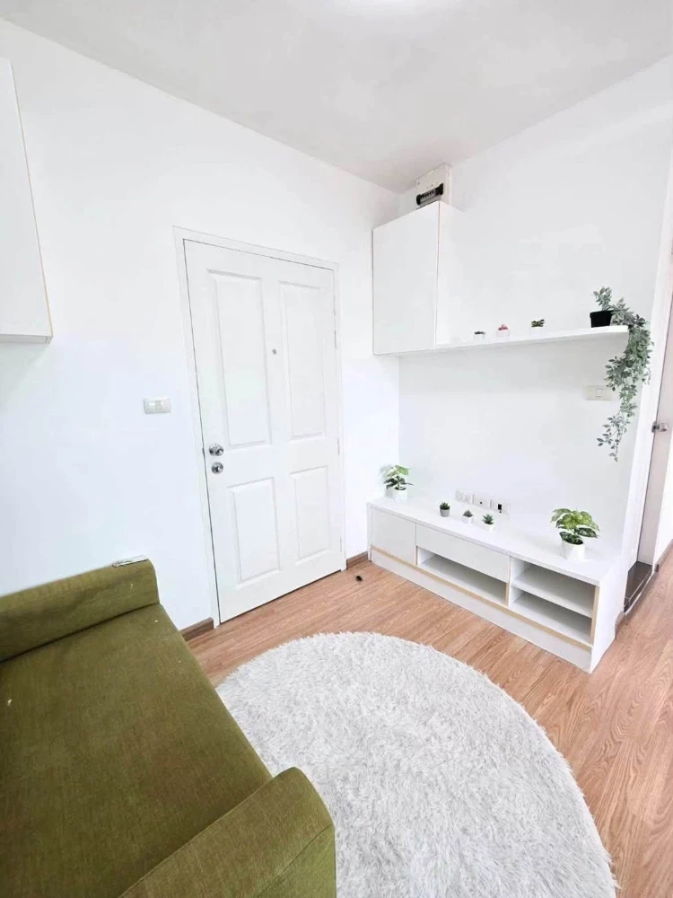For rent: The Trust Condo Central Pattaya, 8th floor unit, fully furnished. Just bring your suitcase and move in!