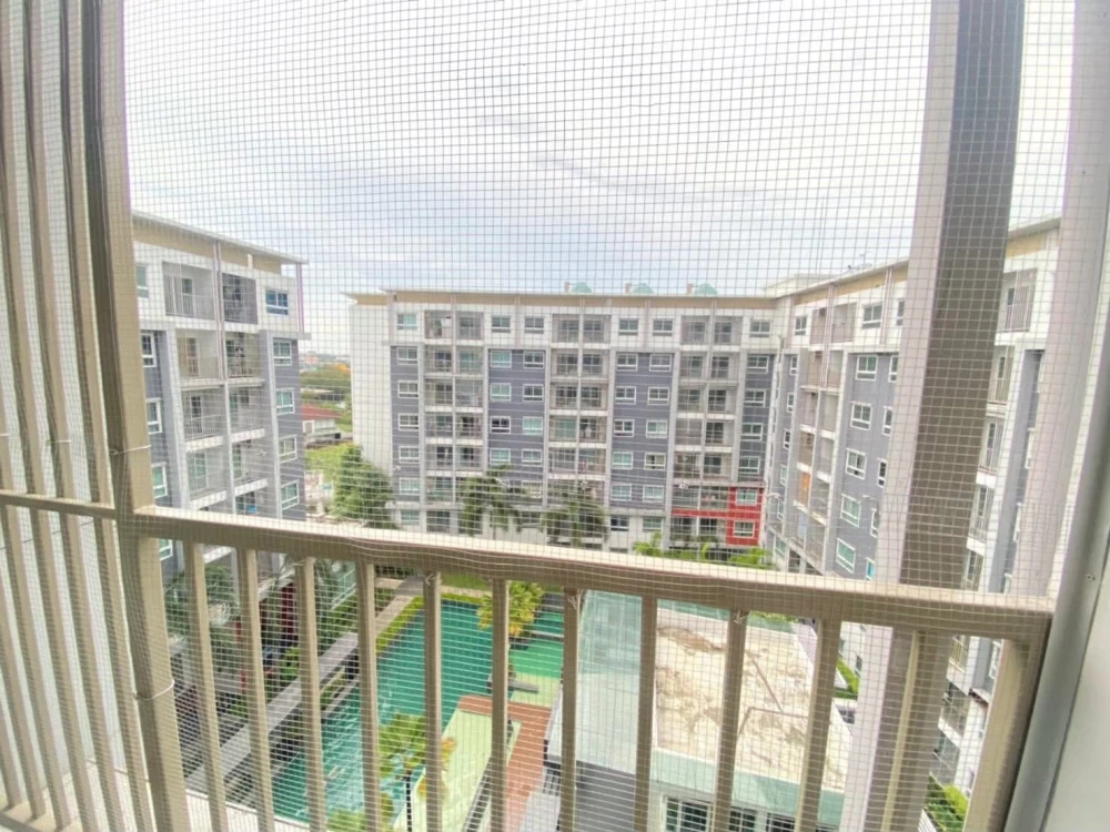 For rent: The Trust Condo Nakornpathom, 1 bedroom, 1 bathroom, fully furnished, pool view. You can't miss this!