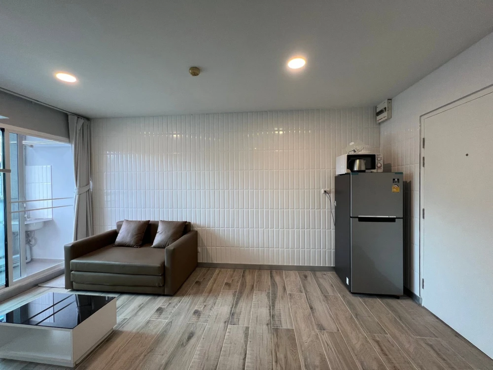 For rent: The Trust Condo Nakornpathom, 1 bedroom, 1 bathroom. Great location, complete facilities. Book now!