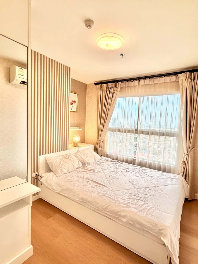 For Rent: The Trust Condo Ngamwongwan, 22nd floor, corner unit. Fully furnished and beautifully decorated—book now!