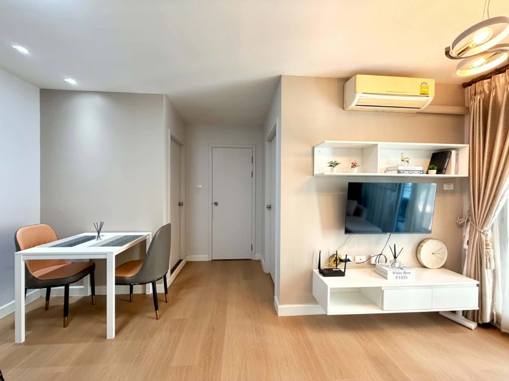 For Rent: The Trust Condo Ngamwongwan, 22nd floor, corner unit. Fully furnished and beautifully decorated—book now!