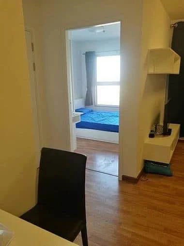 For rent: The Trust Condo Ngamwongwan. Nice unit, fully furnished, high floor, affordable price. Book now!