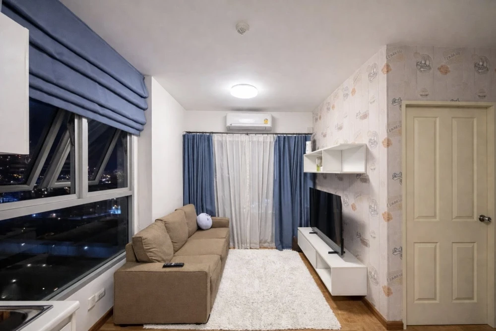 For rent: The Trust Condo South Pattaya, 1 bedroom, 1 bathroom, fully furnished. Just bring your suitcase and move in!