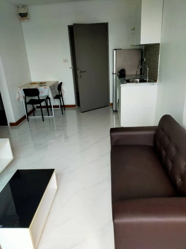 For rent: The Trust Condo South Pattaya, 12th floor, fully furnished, nice to live in, reserve now.