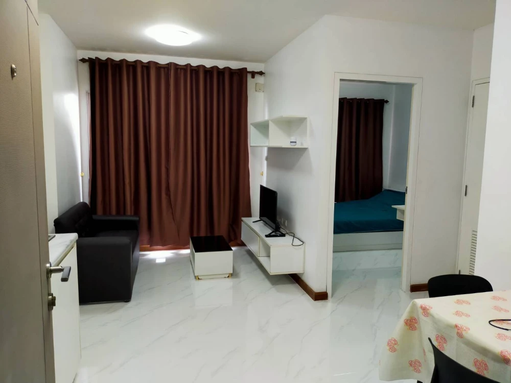For rent: The Trust Condo South Pattaya, 12th floor, fully furnished, nice to live in, reserve now.