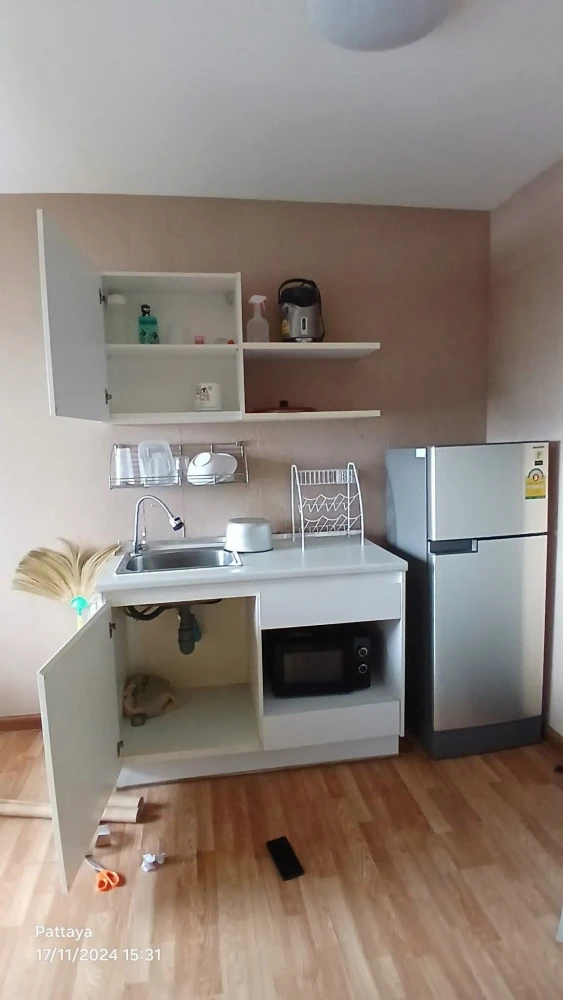 For rent: The Trust Condo South Pattaya, 7th floor, city view, Sattahip side, fully furnished, nice to live in, reserve now.
