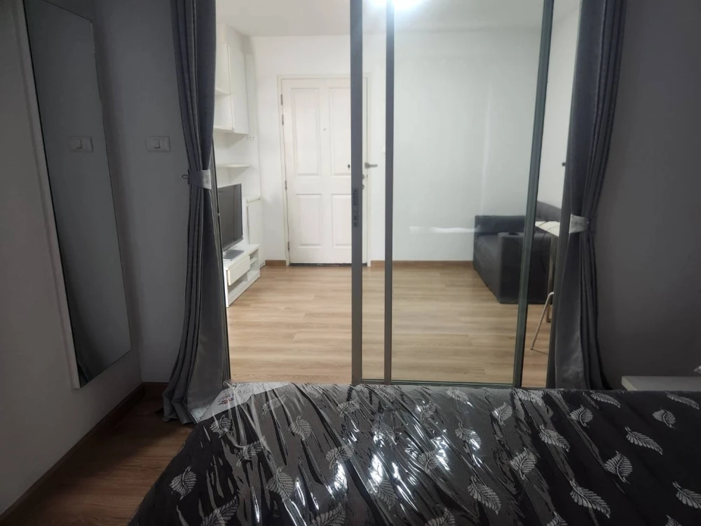 For rent: The Trust Residence Pinklao, 30th floor, beautiful city view, unblocked, fully furnished. Book now!