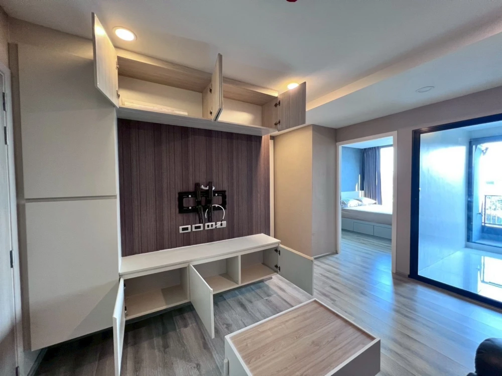 For rent: The Urban Attitude Bearing, 14th floor, 5th unit. A great place to live! Book now, don't miss out!