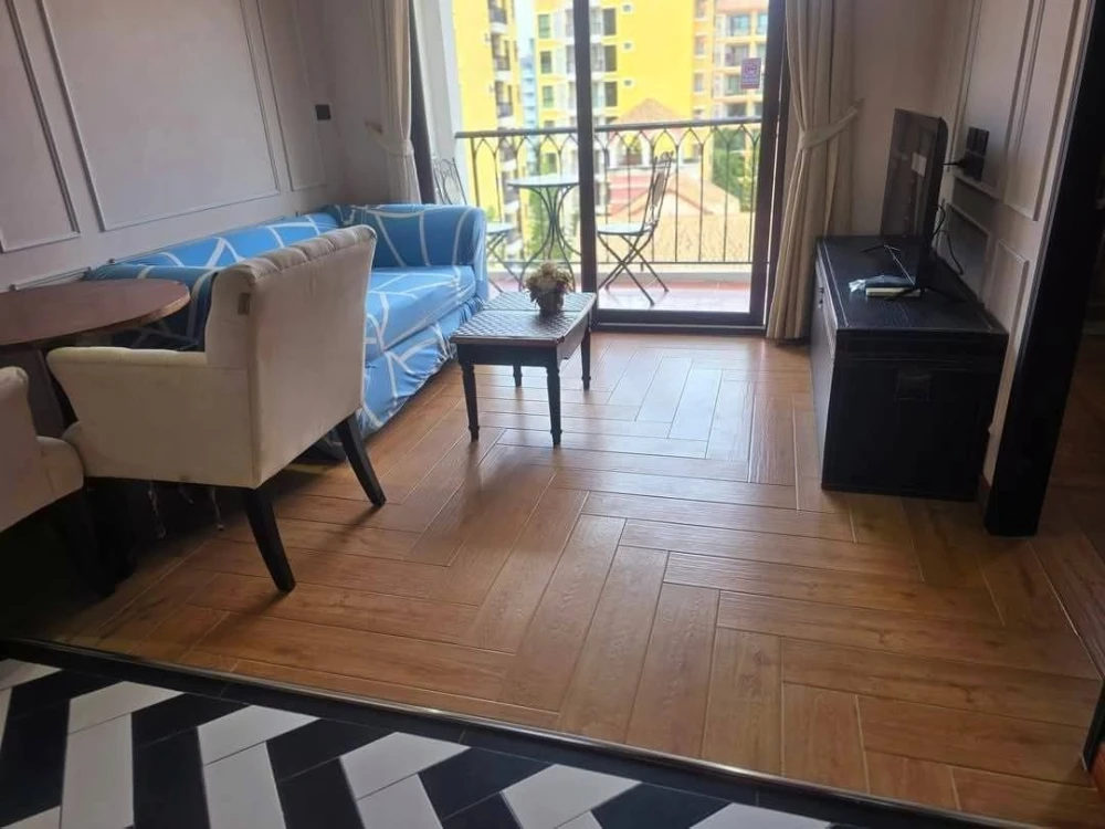For rent: The Venetian Signature Condo Resort Pattaya, 6th floor, pool view, fully furnished, nice to live in, book now.