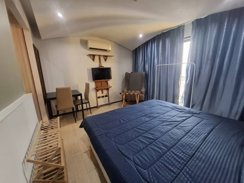 For rent: The Venetian Signature Condo Resort Pattaya, a nice room on the 4th floor, fully furnished, hurry and reserve now!