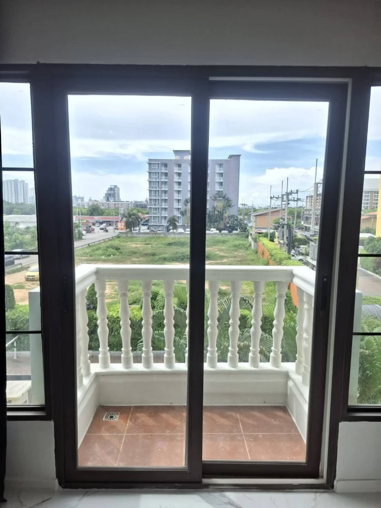 For rent: The Venetian Signature Condo Resort Pattaya. Beautifully decorated and fully furnished unit in a prime location. Don't miss out!