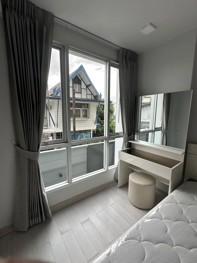 For rent: The Ville Express Ratchayothin, 2nd floor, room size 31.18 sq.m., fully furnished, move in now, don't wait.
