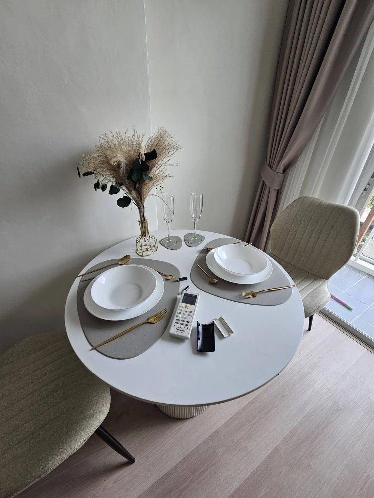 For rent: The Viva Condo Sathorn-Taksi. Nice, spacious room with full furnishings. Book now!