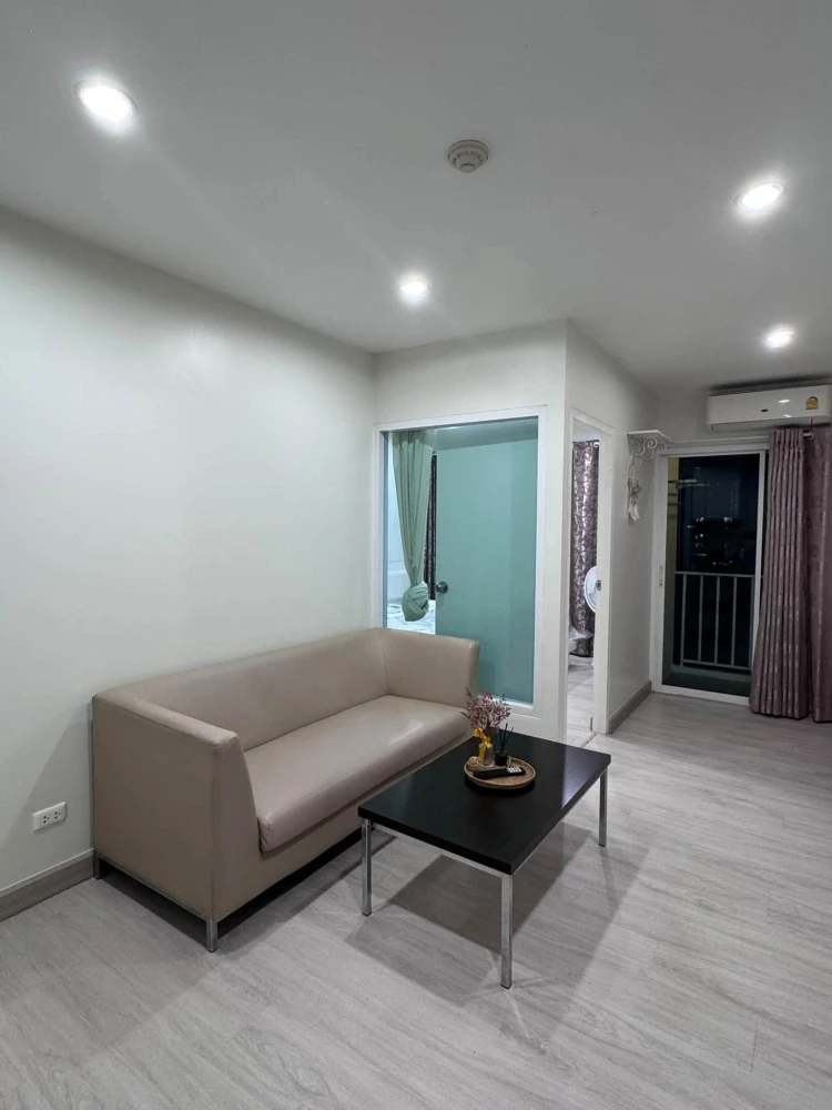 Condo for rent at The Viva Condo Sathorn-Taksin. The unit features built-in furniture and comes fully furnished. Located in a quiet, peaceful environm