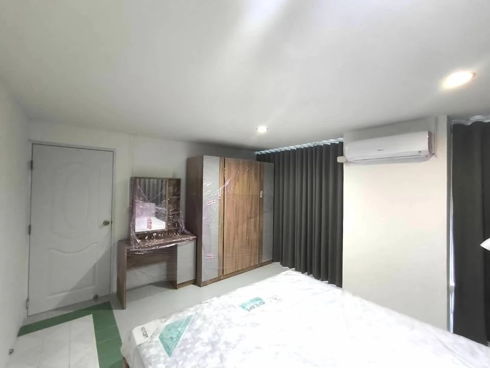 The Waterford Condominium for rent, very spacious room, fully furnished, ready to move in, first come first served.