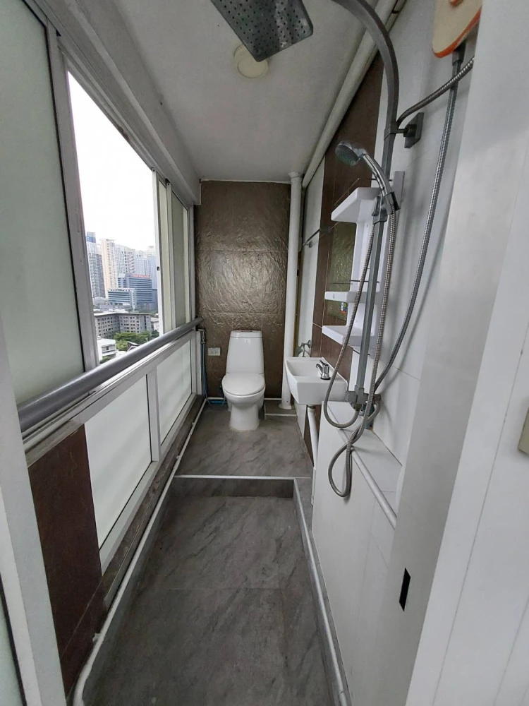 For sale/rent: The Waterford Diamond Sukhumvit 30/1. Spacious unit with ample living space. Convenient and complete amenities. Book now, don't wait!