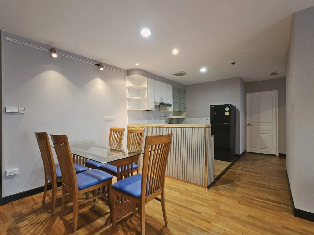 For sale/rent: The Waterford Diamond Sukhumvit 30/1. Spacious unit with ample living space. Convenient and complete amenities. Book now, don't wait!