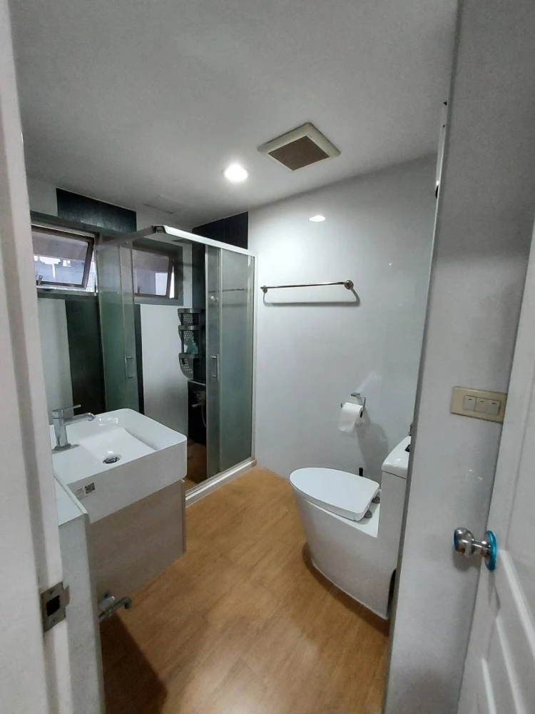 For sale/rent: The Waterford Diamond Sukhumvit 30/1. Spacious unit with ample living space. Convenient and complete amenities. Book now, don't wait!
