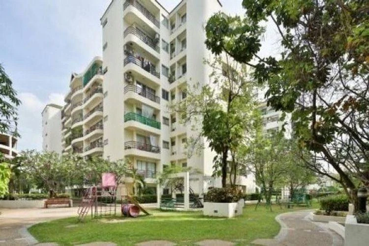For rent: The Waterford Rama 4, 2 bedrooms, lots of usable space, good location, beautiful garden view, reserve now!