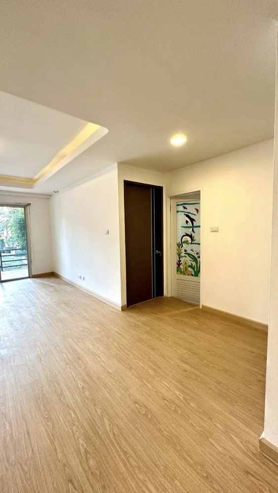 For rent: The Waterford Rama 4, 2 bedrooms, lots of usable space, good location, beautiful garden view, reserve now!