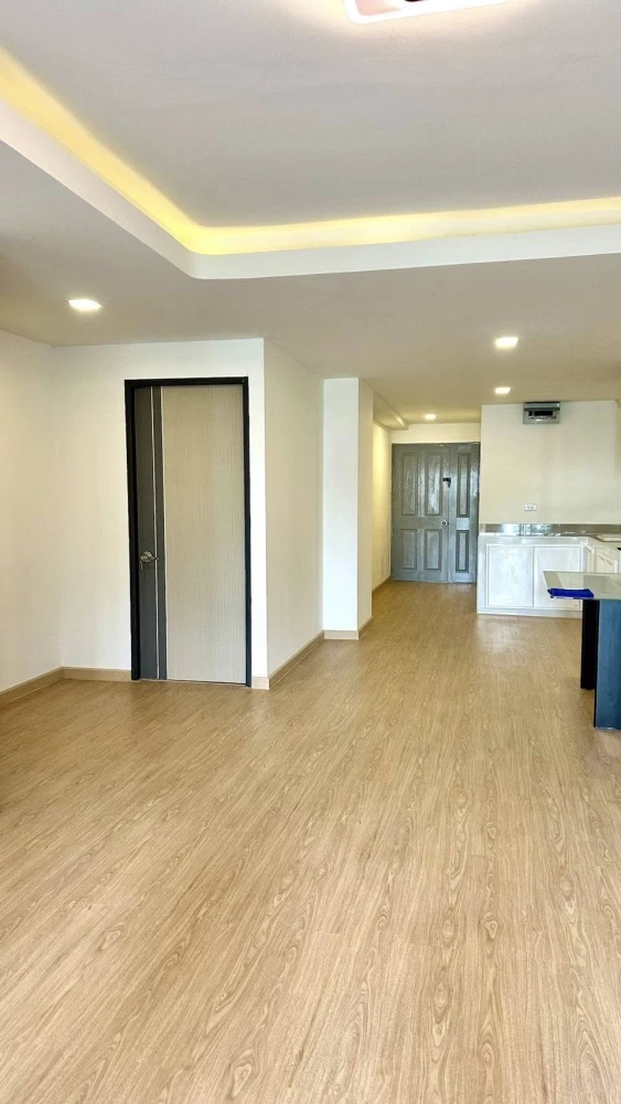For rent: The Waterford Rama 4, 2 bedrooms, lots of usable space, good location, beautiful garden view, reserve now!