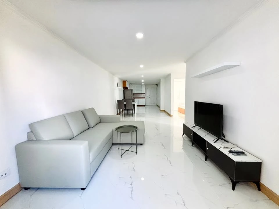 For rent: The Waterford Rama 4, 4th floor, fully furnished, ready to move in. Reserve now, hurry!