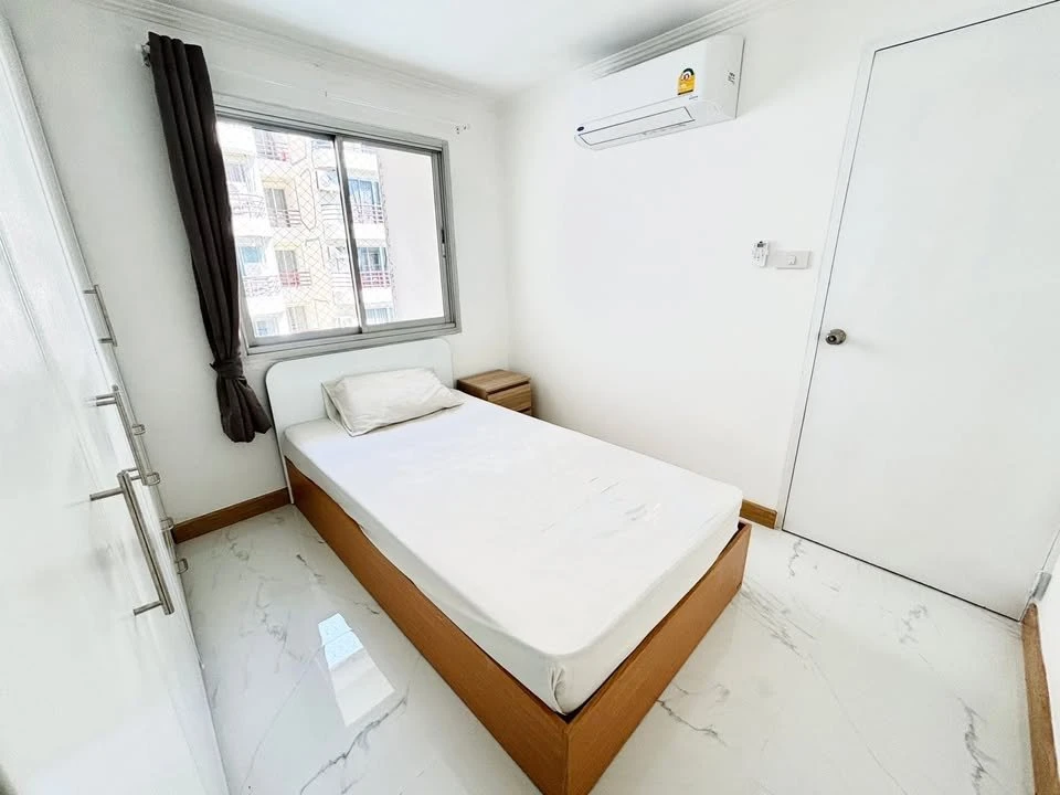 For rent: The Waterford Rama 4, 4th floor, fully furnished, ready to move in. Reserve now, hurry!