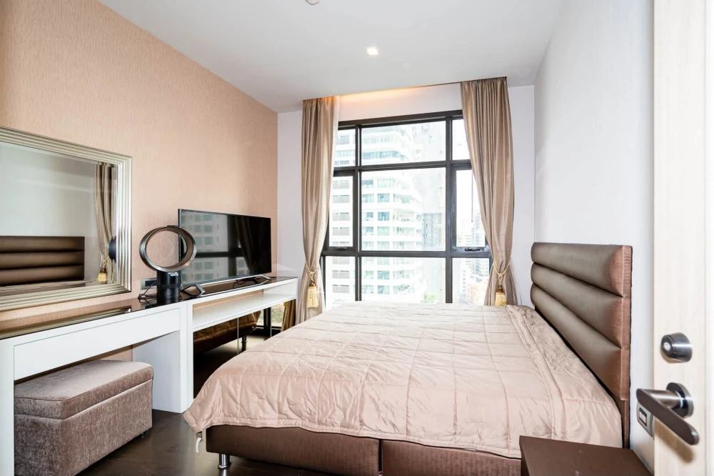 For rent: The XXXIX Sukhumvit 39, 2 bedrooms, spacious living area, fully furnished. Book now!