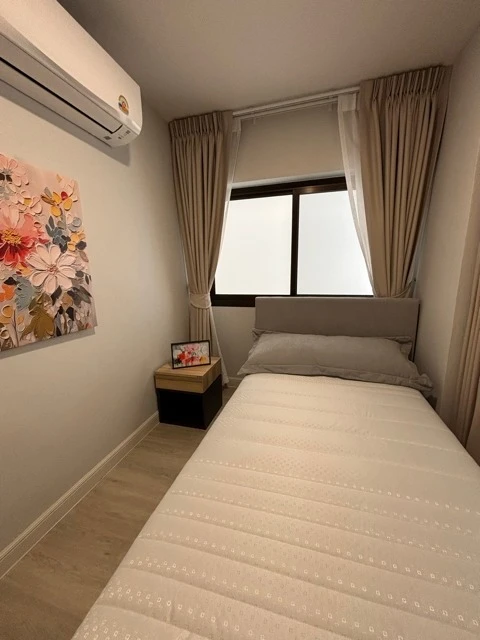 For rent: Thonglor Tower, very beautiful room, large size, 7th floor, open view, airy, room ready to move in immediately.