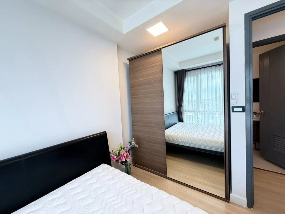 For rent: Thru Thonglor, 26th floor, high floor, city view, beautiful room, fully furnished, hurry and reserve now!