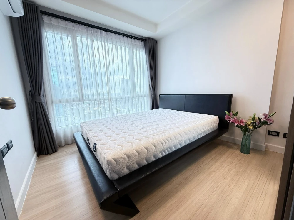 For rent: Thru Thonglor, 26th floor, high floor, city view, beautiful room, fully furnished, hurry and reserve now!